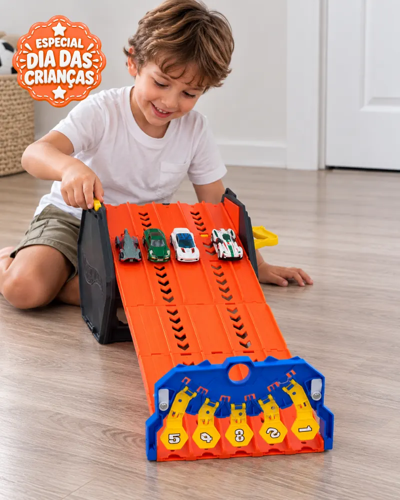 SpeedWheels™ — Pista de Corrida com 5 Carrinhos